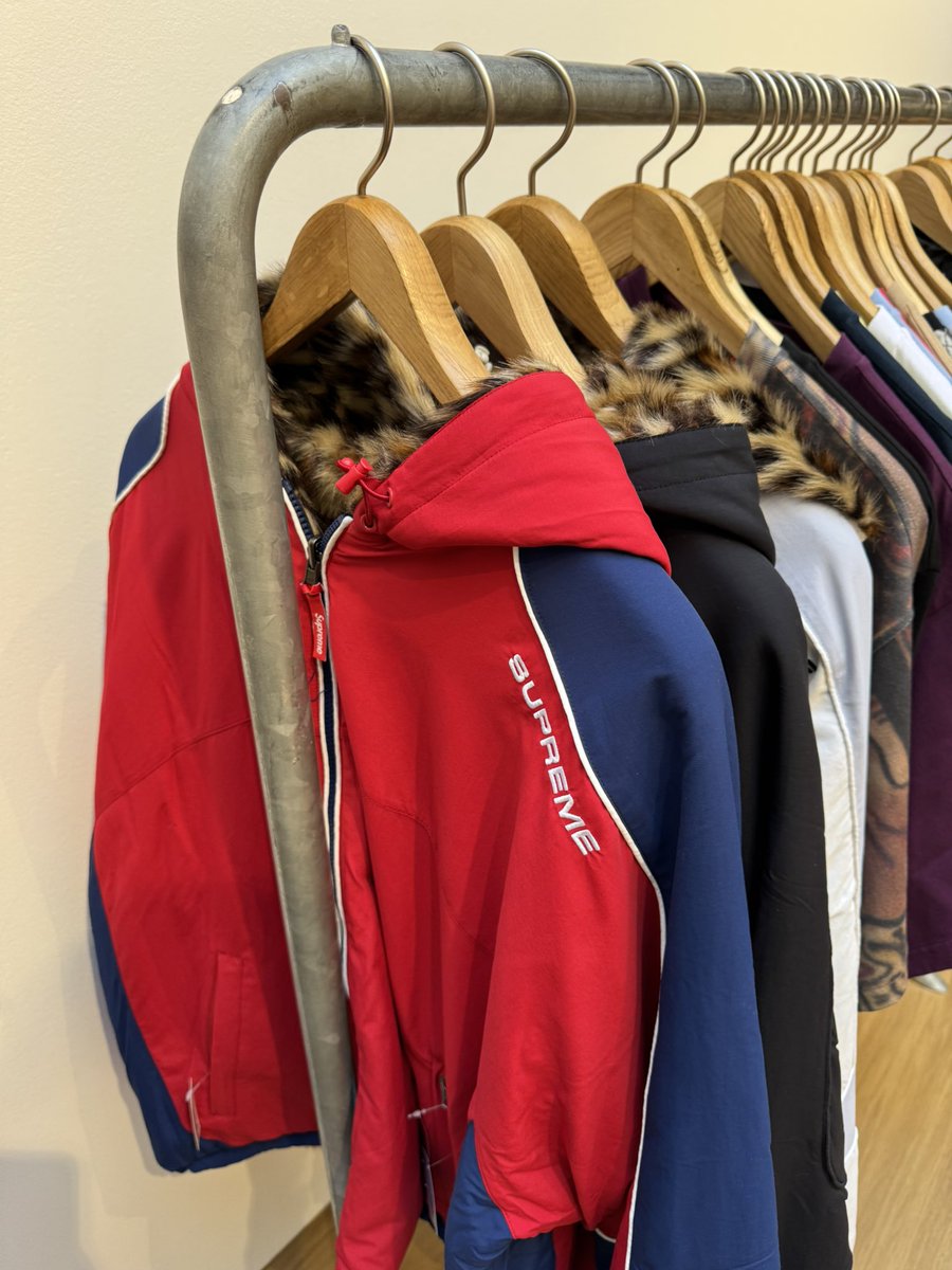 Supreme Drops tweet media