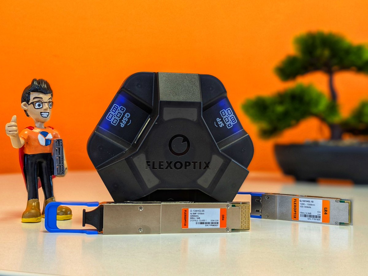 fractionservers's tweet photo. Fraction Frank is testing the new @flexOptix FlexBox 5, ready for some more deployments of 100GbE and 400GbE links within our network! https://t.co/ihe6gkXi52
