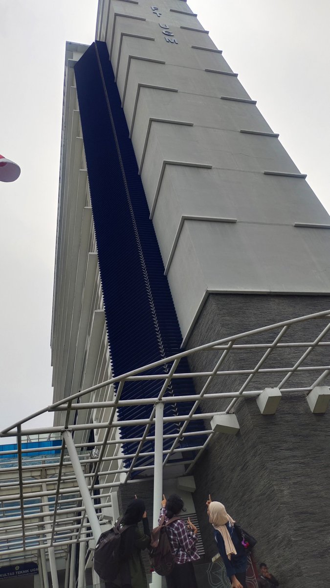 lagingambish's tweet image. difotoin azka guys