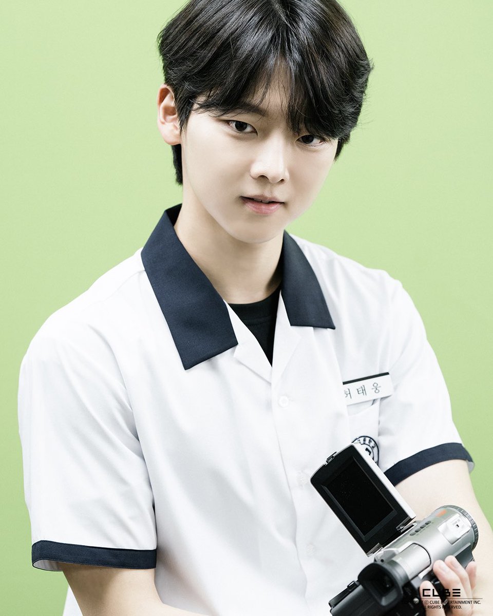 [📸] [#박도하] 드라마 '퍼스트 러브' 포스터 촬영 현장 비하인드 수림 고등학교 소년 소녀들의 첫사랑 보고서 📒 <퍼스트 러브>, 많은 시청 부탁드립...