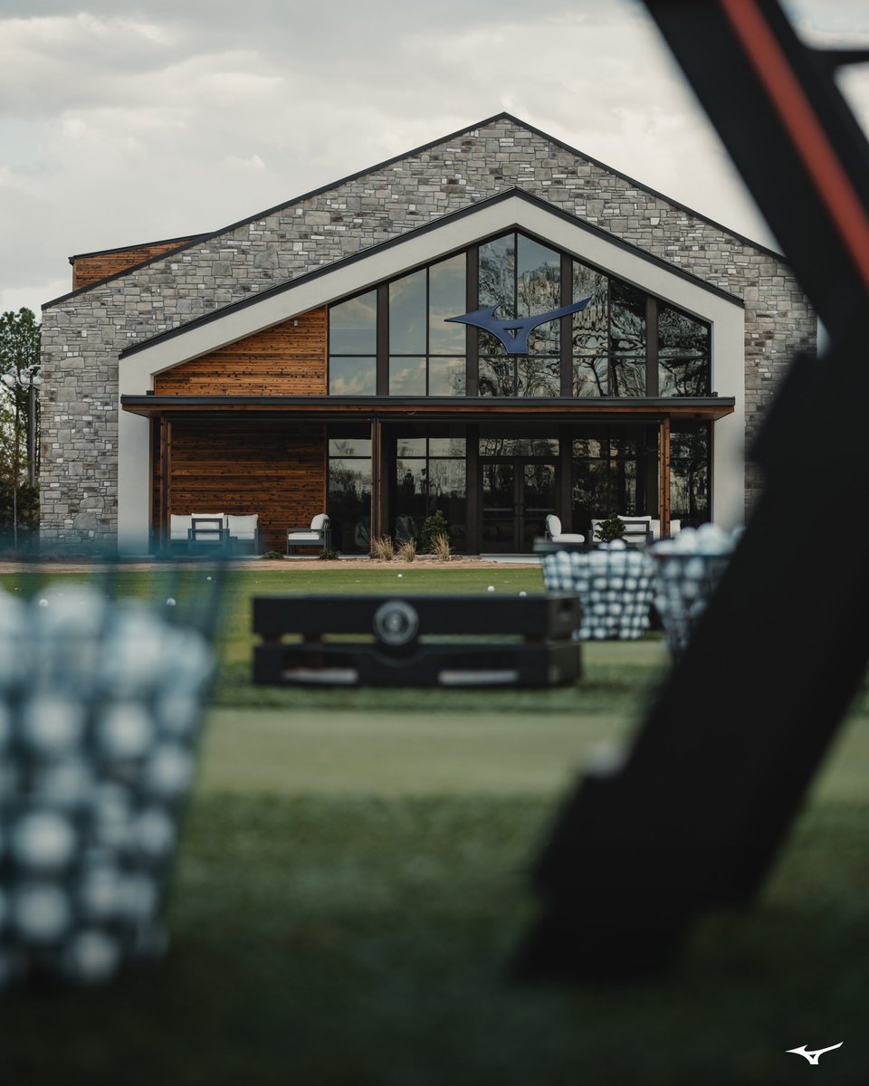 MizunoGolfNA's tweet photo. Not your average tour — Keith Mitchell’s giving you the VIP pass to the Foundry. Swing DNA Bay, Tour Shop, The Nest… and that’s just the warm-up.

Link below! 

https://t.co/T0vKN6PZum https://t.co/AzGyWGGUV7