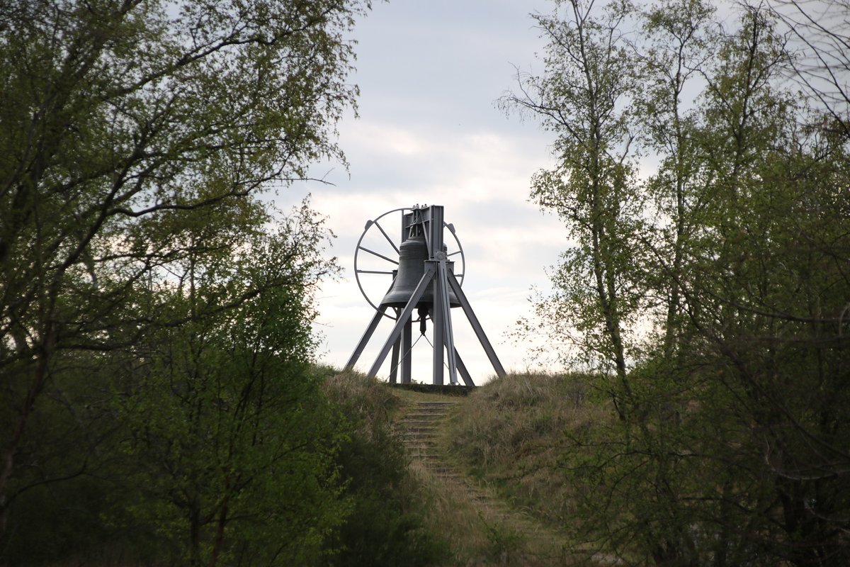 Nieuw in ons excursieaanbod: Waalsdorpervlakte in oorlog en vrede  🌿
Wandel mee door een duingebied met een indrukwekkend verleden. Van militair oefenterrein tot herdenkingsplek.

 🕰️ Vanaf 13 jaar | 🚶‍♂️ 1,5 à 2 uur
 📅 Boek via dunea.nl/excursies 

#excursies #duingebieden