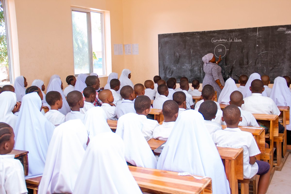 innovexdc's tweet photo. What happens when you stop teaching by grade and start teaching by need?

In Tanga City, the Teaching at the Right Level (TaRL) approach is helping students who were once left behind learn to read, do math—and believe in themselves again.

Full story 👉 https://t.co/nLE5C7Vn0q https://t.co/vfOhmSUslE