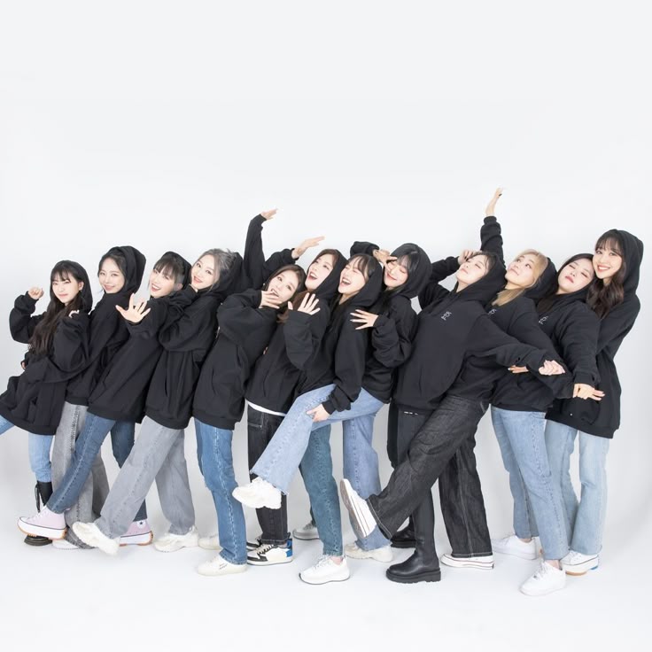 Yves_glbl's tweet photo. LOONA WAS 12
LOONA IS 12
AND LOONA WILL FOREVER BE 12

#loonais12 #chuu #yves #artms #loossemble #LOONAISTWELVE #LOONA https://t.co/Oo1mBg47yW