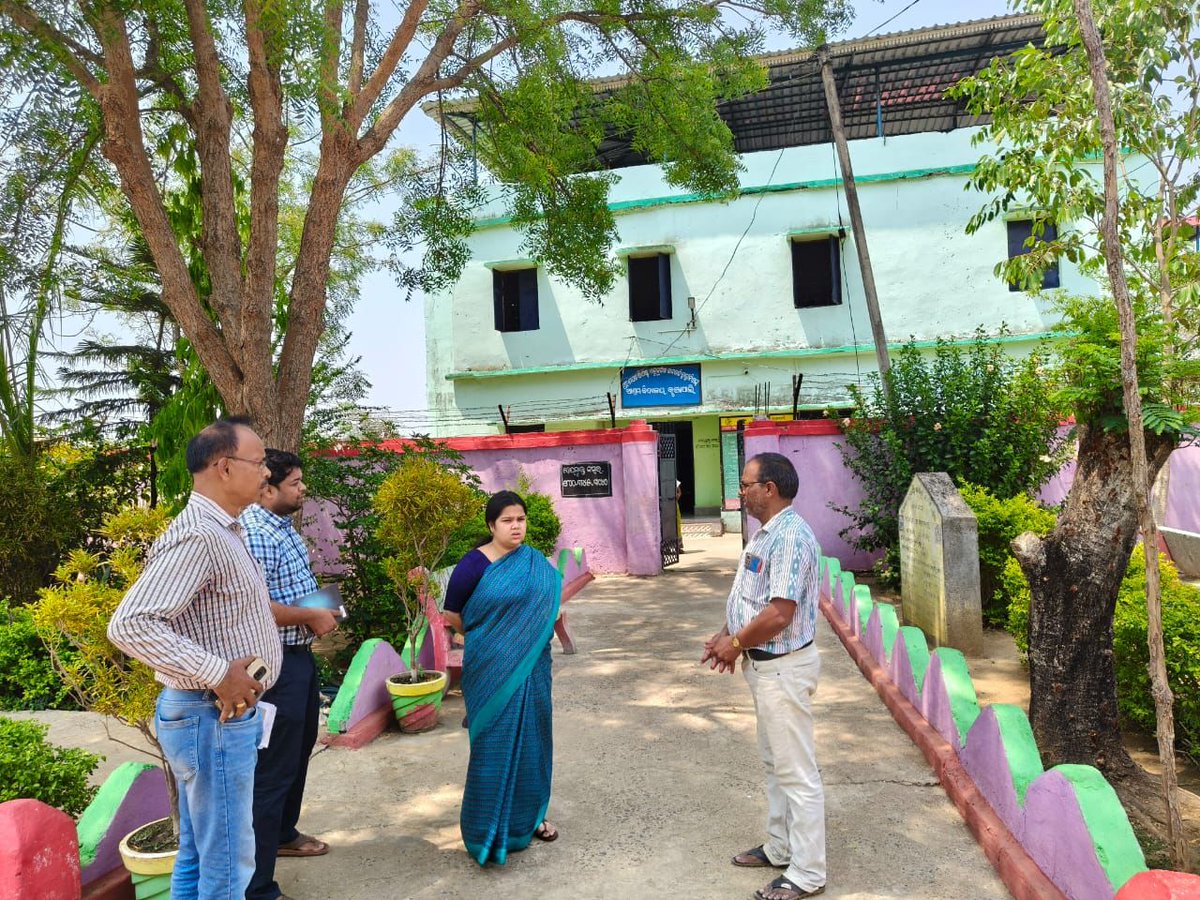 District Magistrate Subarnapur (@dm_subarnapur) on Twitter photo Collector,Subarnapur visited Kunjapali A/S and reviewed various facilities. She instructed to work with utmost dedication,maintain cleanliness,hygiene there,interacted with the students,encouraged them to study and also participate in various co curricular activities. <a href="/stscdev/">ST & SC Dev., M & BCW Dept, Govt. of Odisha, India</a> Collector,Subarnapur visited Kunjapali A/S and reviewed various facilities. She instructed to work with utmost dedication,maintain cleanliness,hygiene there,interacted with the students,encouraged them to study and also participate in various co curricular activities. <a href="/stscdev/">ST & SC Dev., M & BCW Dept, Govt. of Odisha, India</a>