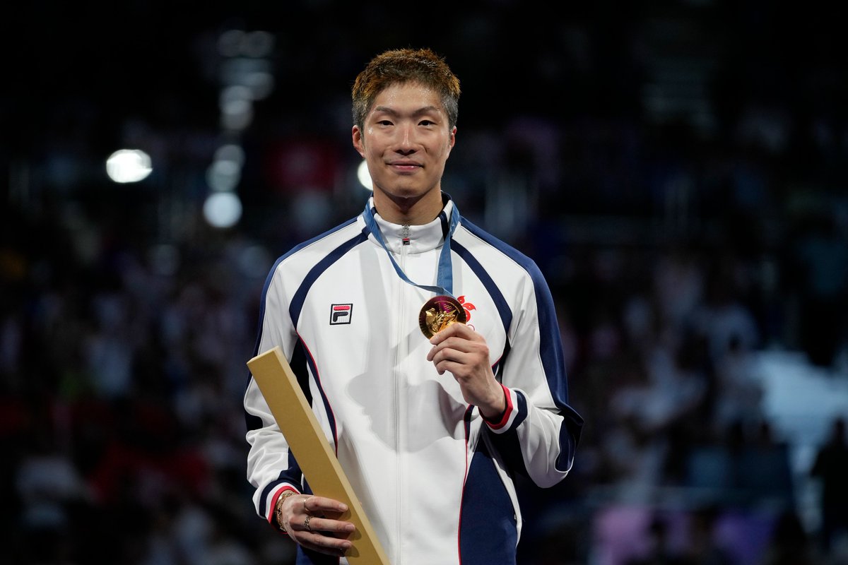 BREAKING: Cheung Ka-long wins men’s “best of the best” at the Cathay 2024 Hong Kong Sports Stars Awards
