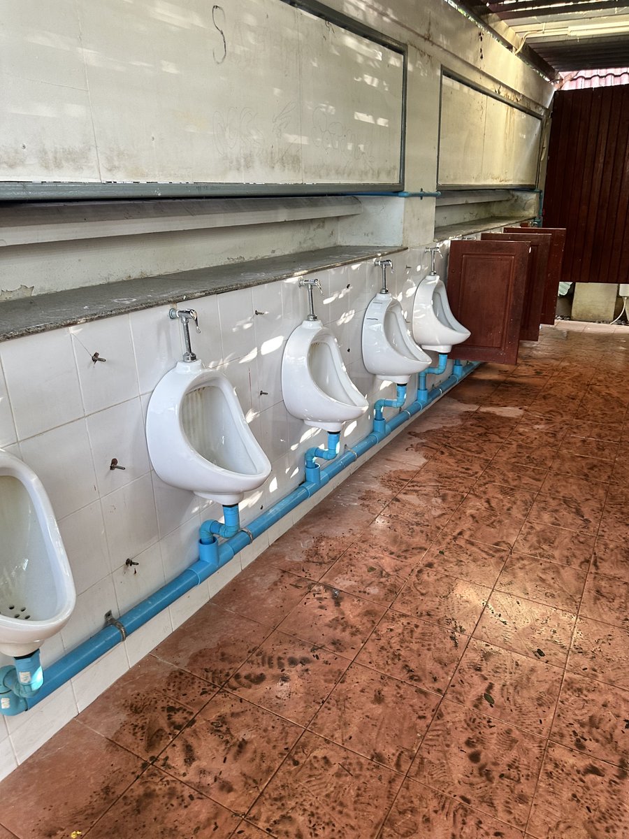 คนแพร่ก็โชว์ควยกันฉ่ำอยู่นะ