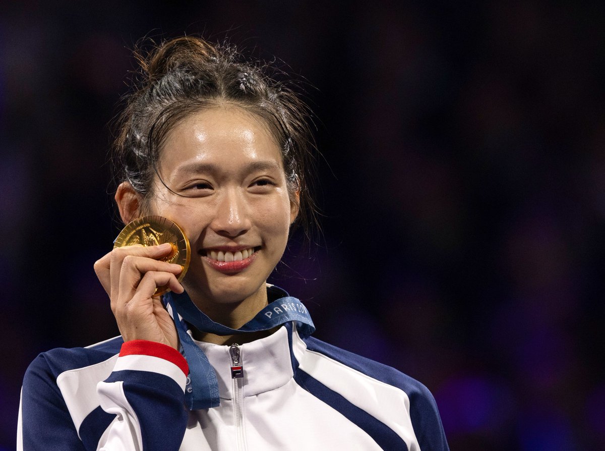 BREAKING: Vivian Kong Man-wai crowned women’s “best of the best” at the Cathay 2024 Hong Kong Sports Stars Awards