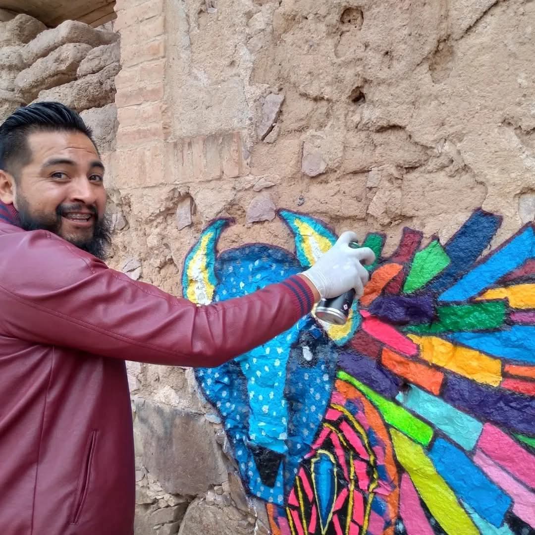 ivantorrespeint's tweet photo. 😢L'artiste #muraliste mexicain #Spaik est malheureusement décédé.
Il est venu plusieurs fois à #Bordeaux pour réaliser plusieurs fresques (notamment avec Galerie Magnetic ).
Spike était ami de la Ville de Bordeaux par son art et sa bienveillance. 🇲🇽🤝🏼🇲🇫
#graffiti #artecallejero https://t.co/JlwVygfQqM