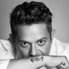 LFdCesmas's tweet photo. Hace miles de años, la fuerza de un corazón salvó a la humanidad entera
Hoy, toda esa fuerza puede habitar en nosotros y ser tan poderosa que sepamos coexistir✝️✡️☪️
Creas o no, intenta que en tu corazón resida la esperanza de la vida y de este mundo💚
@AlejandroSanz https://t.co/eWdrKlCcxz