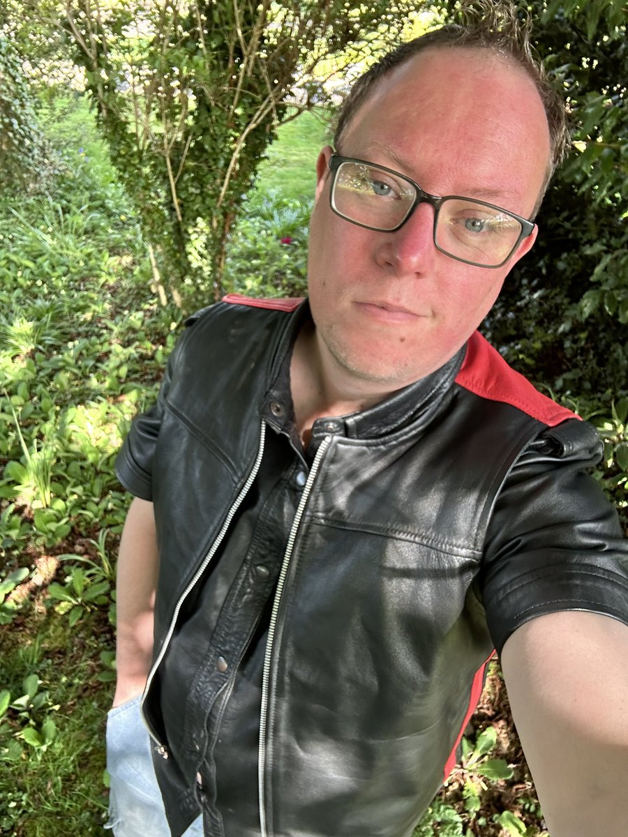 Leatherguydom tweet media
