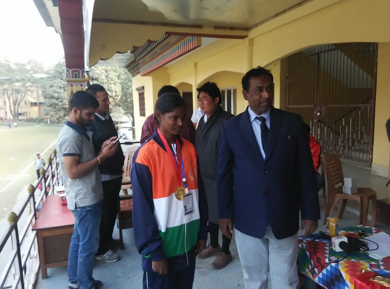 LBFtrust's tweet photo. Shivani fought for her dreams—literally. 🥊
From winning Gold at the Indo-Bhutan Youth Games to becoming a Senior Executive at Daimler India, her journey was powered by belief, grit &amp; LifeBoat’s support.
#FromBoxingToBusiness #LifeBoatIndia #EmpowerThroughEducation https://t.co/yGsNrGU0wX