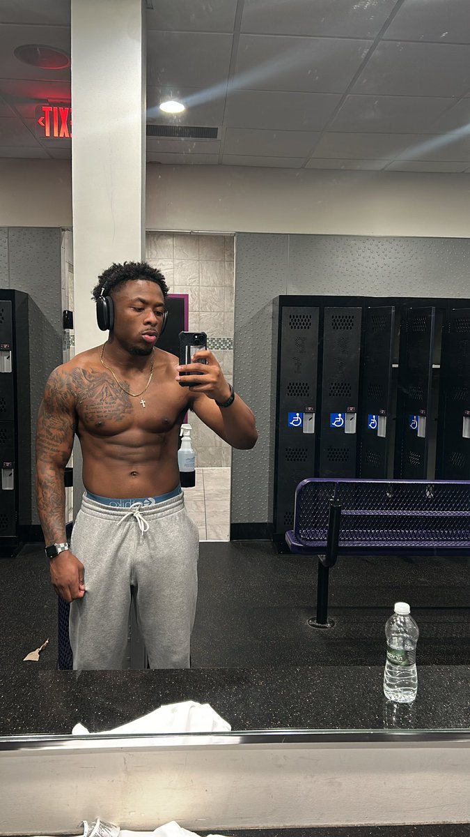 Early Morning work. Got 1% better today. 
5’11 205 RB Still in search for a home. My DMs are open!