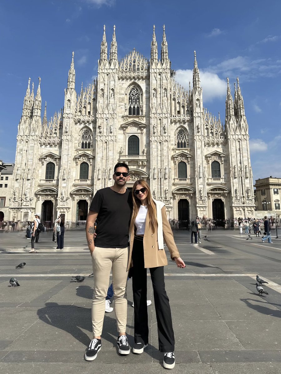 Rub23en's tweet photo. La più bella di Milano 💫🪐🇮🇹🖤 https://t.co/tvKsxIG5qn