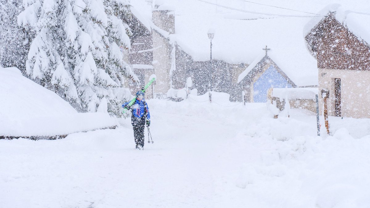 🔴 𝗘𝗡 𝗗𝗜𝗥𝗘𝗖𝗧 🔴
+ 50 cm cette nuit ❄️
Et ça continue jusqu'à ce soir !
#Montgenèvre #MyMontgenèvre #MontgenèvreExpérience
