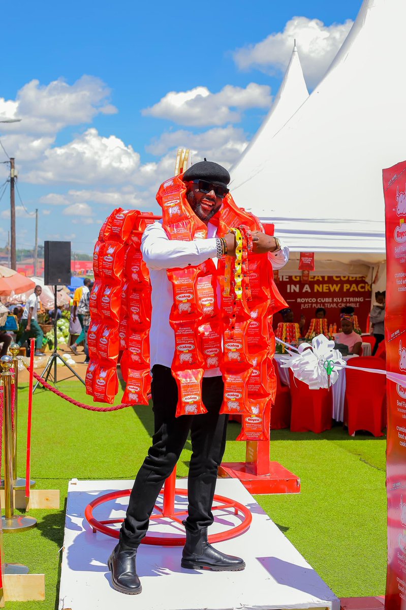 Titusvybes's tweet photo. It’s all happening at Bugwere Market - Mbale! Royco Cube Ku String launch is on – flavor redefined!

#KaCubeKuString https://t.co/UnuDR3sAlq