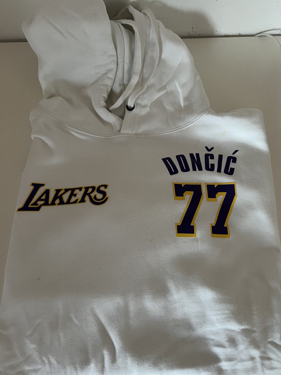 MugsNfl's tweet photo. Let’s have a little Easter deal! 

All tees £15 or 2 for £24 
All sweatshirts £24 or 2 for £40 
All hoodies £25 or 2 for £42 
Adult varsity jackets £40 
Kids varsity jackets 25 

Give me a RT please pals and help me reach some people 🙏 

DM for any enquiry https://t.co/dnWAPFUQ12