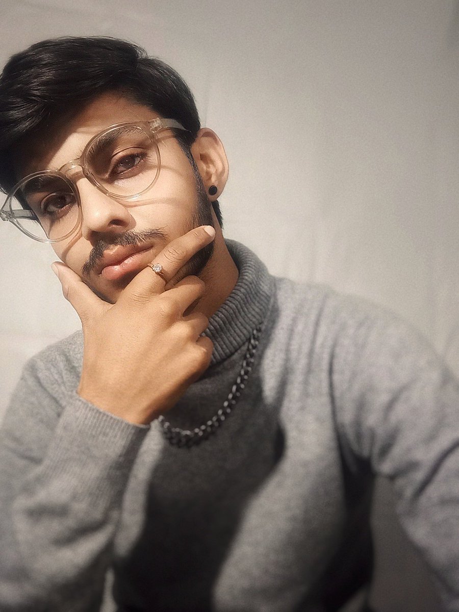 Officialbariib's tweet photo. Zindagi mein jab mard Khud ko samjha le mehnat karoge to kuchh banoge toh samjho Woh kamyabi ke raste per chal pada hai #AestheticVibes #Fashion2025 #MenWithStyle #urbanphotography #photoshoot https://t.co/PWKu4Ig3EC