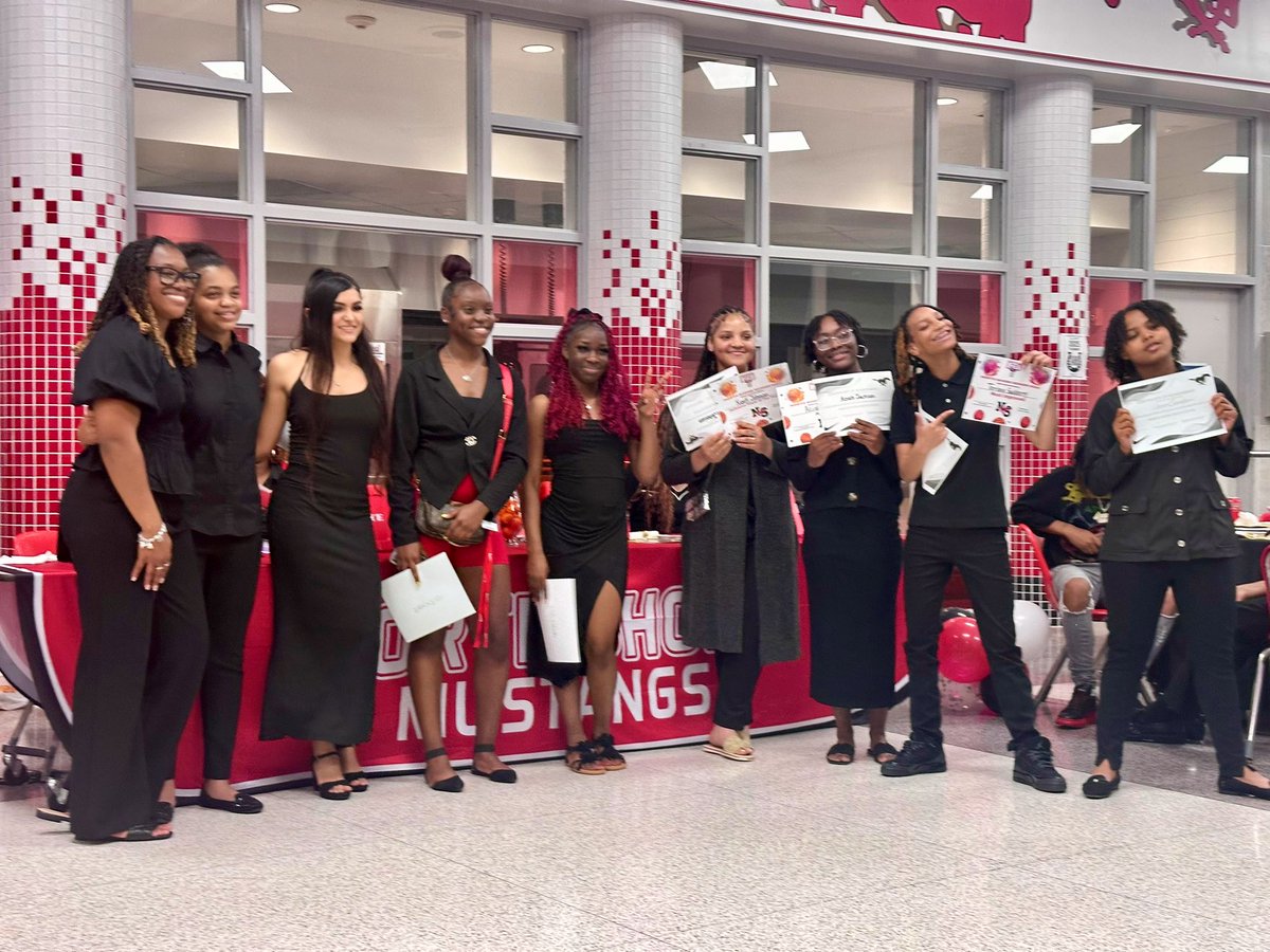 North Shore Girl's Basketball tweet media