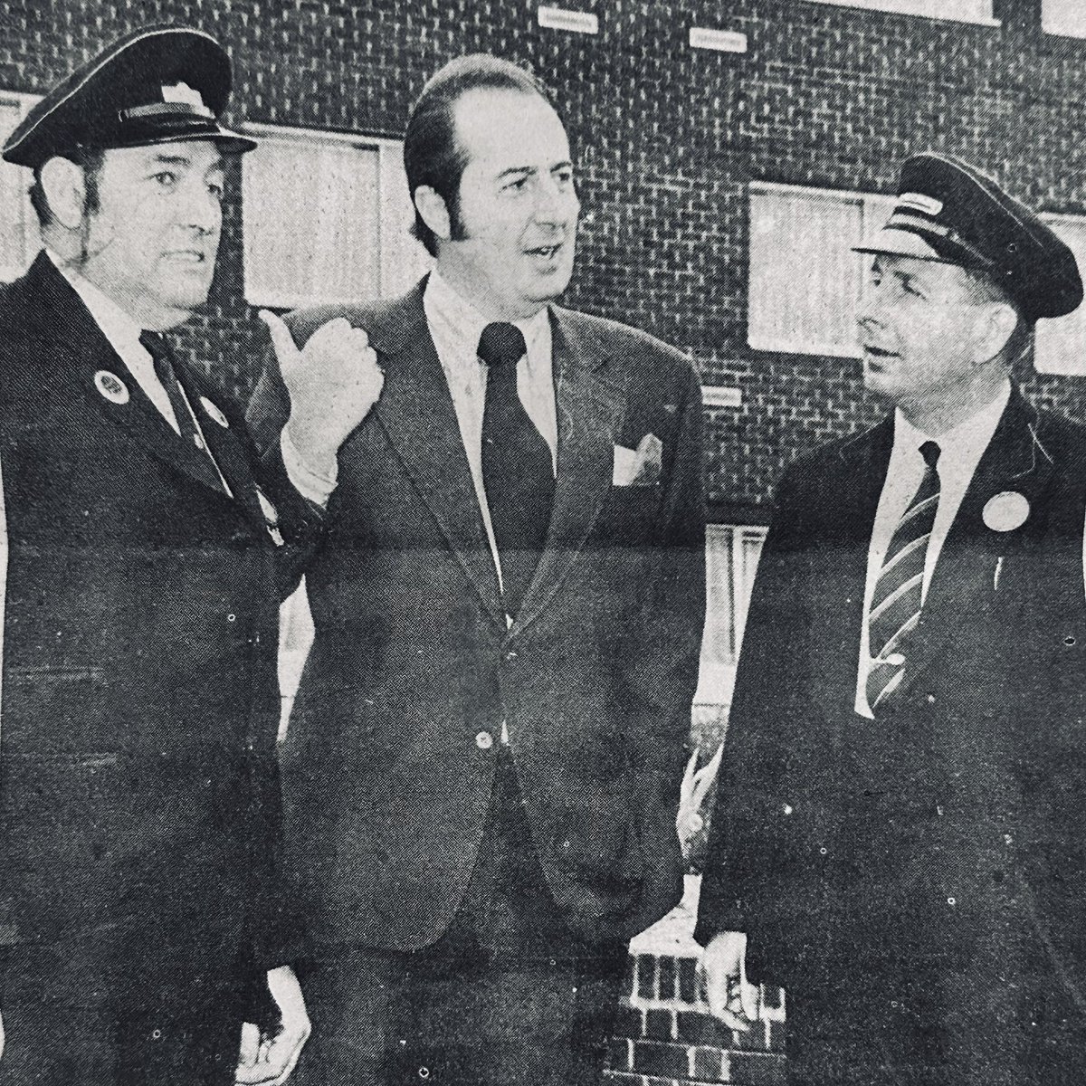 BusManual's tweet image. NBC chair Fred Wood meets drivers Ray Faulkner (United Counties) and George Aitken (Yorkshire Traction) at the General Managers’ conference in Leicester, Oct 1972. They’d brought vehicles to display in the new identity. More on the blog -> nationalbusmanual.com/2022/07/19/a-r…