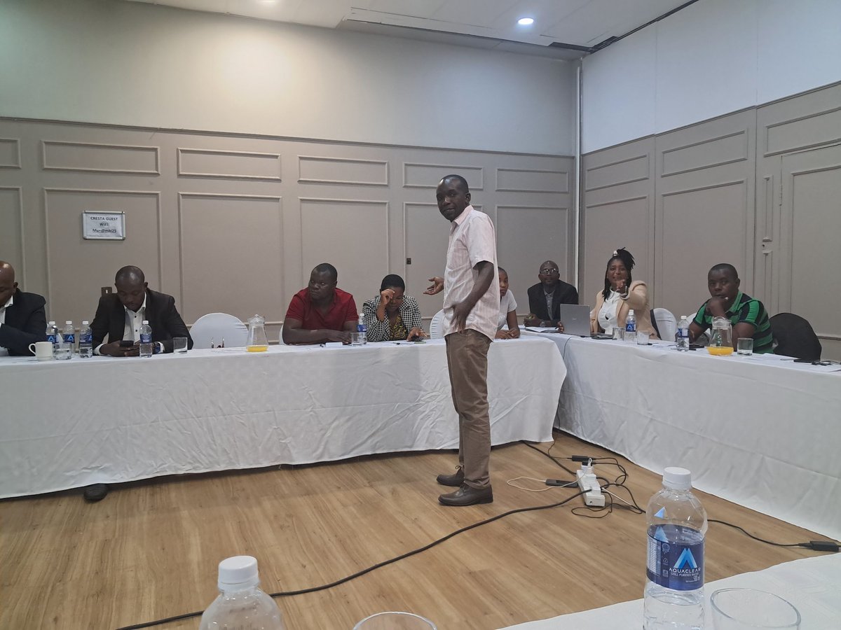 Glad to be part of a training on water rights  sensitisation workshop by <a href="/wateralliancez/">Community Water Alliance</a> .The organisation is implementing a project dubbed 'FAIR',Fostering Accountability Intergrity and Responsibility on Mining in Zimbabwe. <a href="/WeEffectSA/">We Effect Southern Africa</a>

#waterights #WaterIsLife <a href="/hardie1982/">Hardlife Mudzingwa</a>