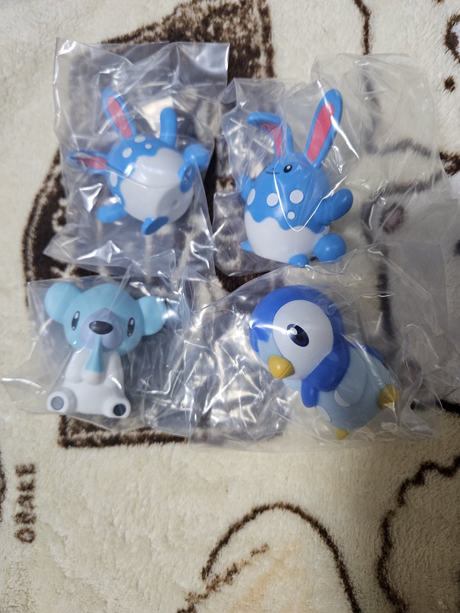 ポケットモンスター　ポケモンフニットマスコット　交換

譲→マリルリ2、クマシュン、ポッチャマ

求→ユキハミ、タマザラシ

郵送となります