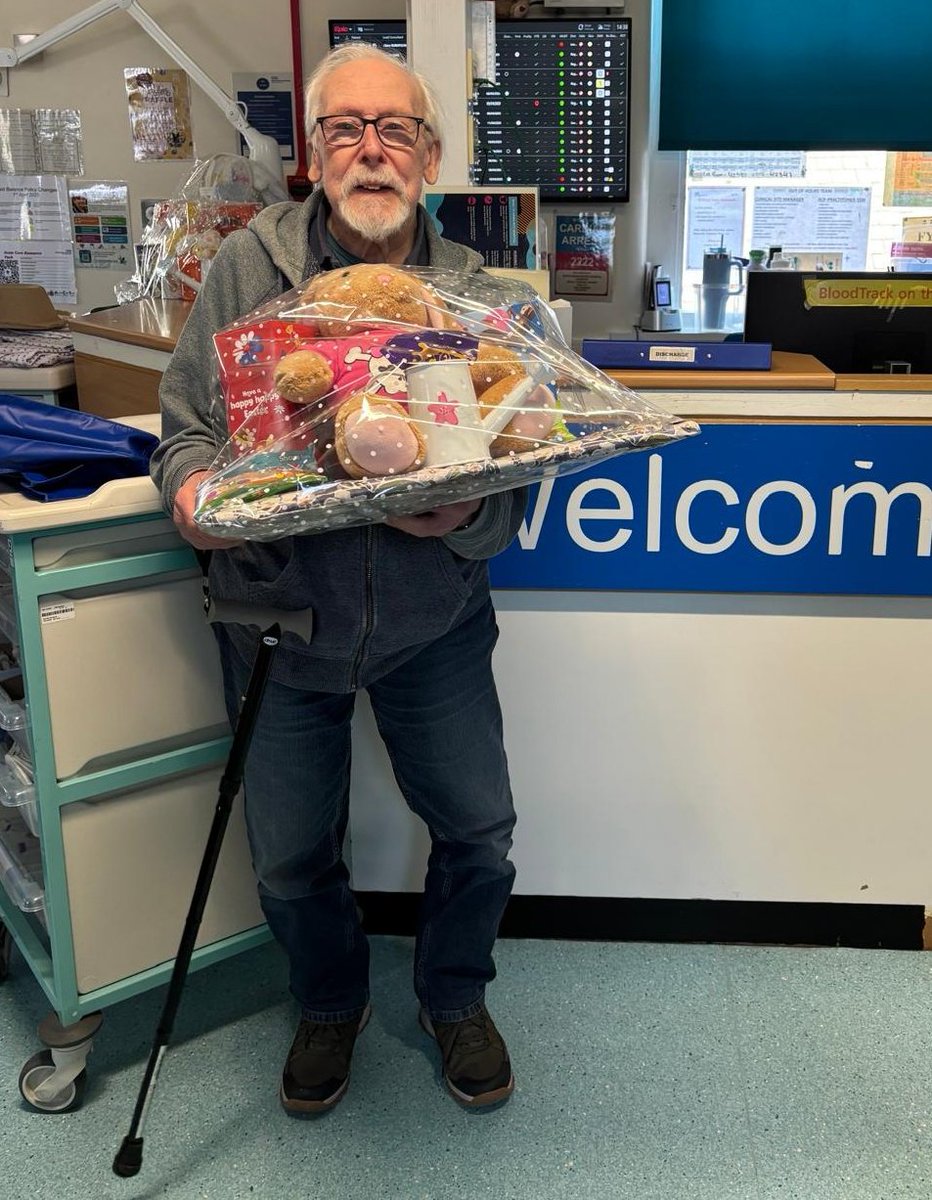 ☆Easter Hampers☆ 
Congratulations to all our winners 🌟 Enjoy your chocolate! 

Photo shared with visitor / patients consent. 

Thank you to everyone who bought  tickets/guessed the name of our bear. 
Raised funds have provided each patient with an Easter egg &amp; hot cross buns.