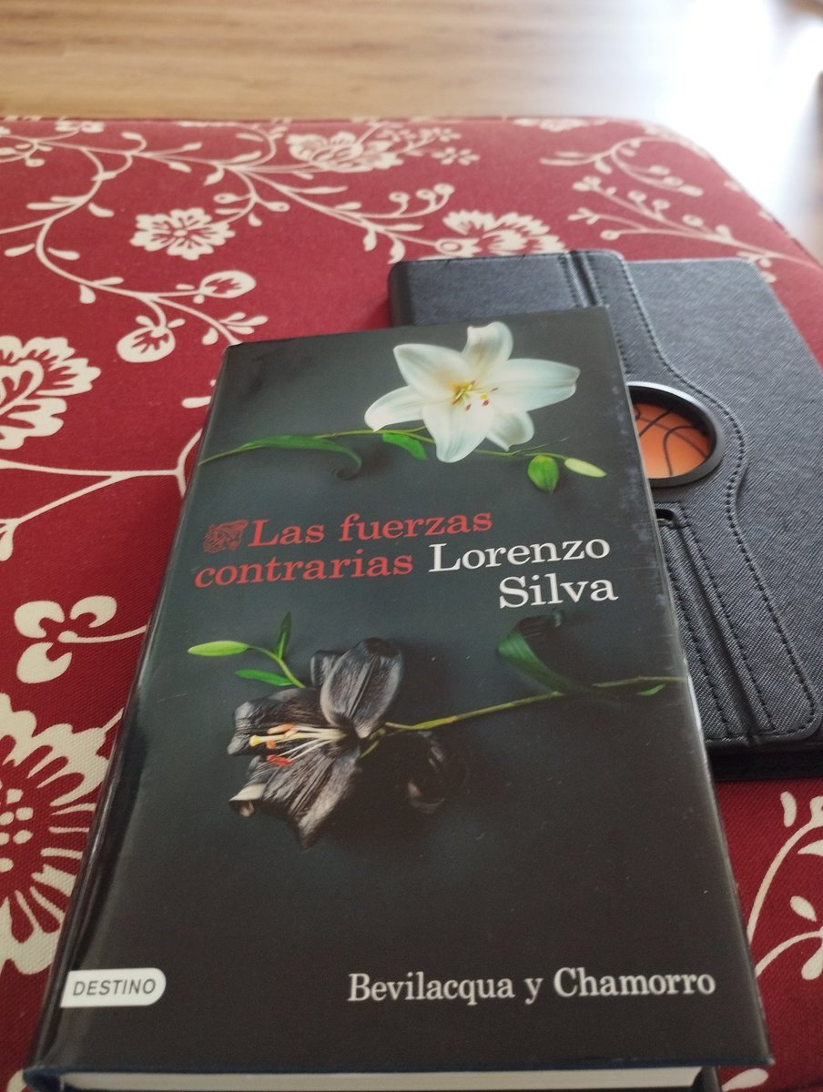 MarianVillares's tweet photo. @Nopanaden "Las fuerzas contrarias" de @VilaSilva , #LibrosYTal https://t.co/VKMx0hgy66