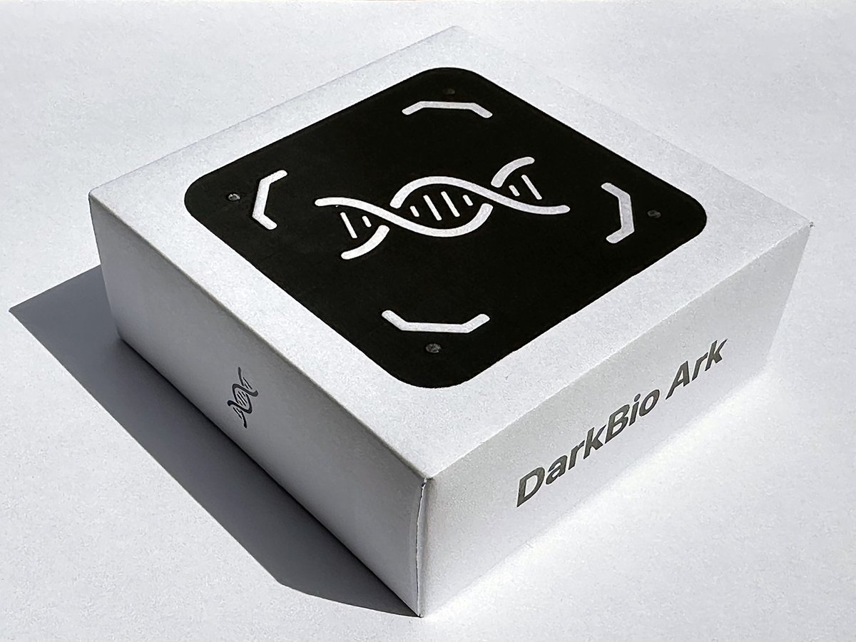 Proof of concept (physical) packaging made by yours truly 😇 Not final yet, but you see who I aimed at 🙈.

Currently getting some sample prints done on diff materials to see which feels better. Then will spend a bit on time tweaking the top and lighting LEDs.

<a href="/dark_dot_bio/">Dark Bio</a>