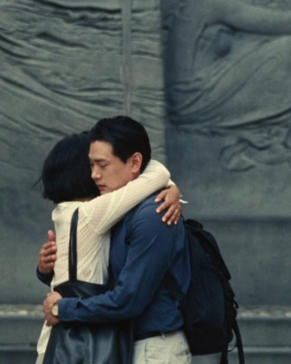 “I am deeply in love with her, and with her as a director, as a filmmaker, as a human,” Dakota Johnson on Celine Song <a href="/Collider/">Collider</a> #Materialists

📸 PAST LIVES (2023) dir. Celine Song