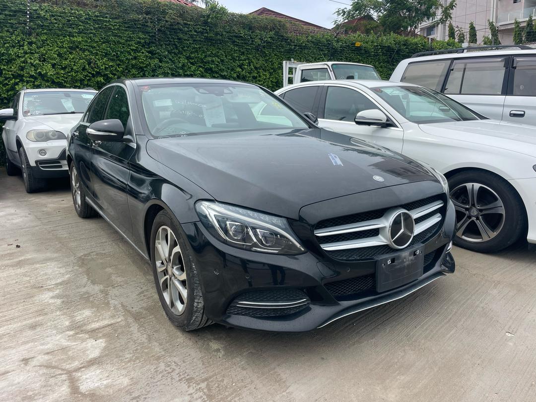 vaniamotors's tweet photo. Quick sale
Mercedes Benz
YOM 2015
C200
Petrol

MIL 46,500,000/=

Inapungua Elfu Sabini 😋 https://t.co/1BiuN9kD78