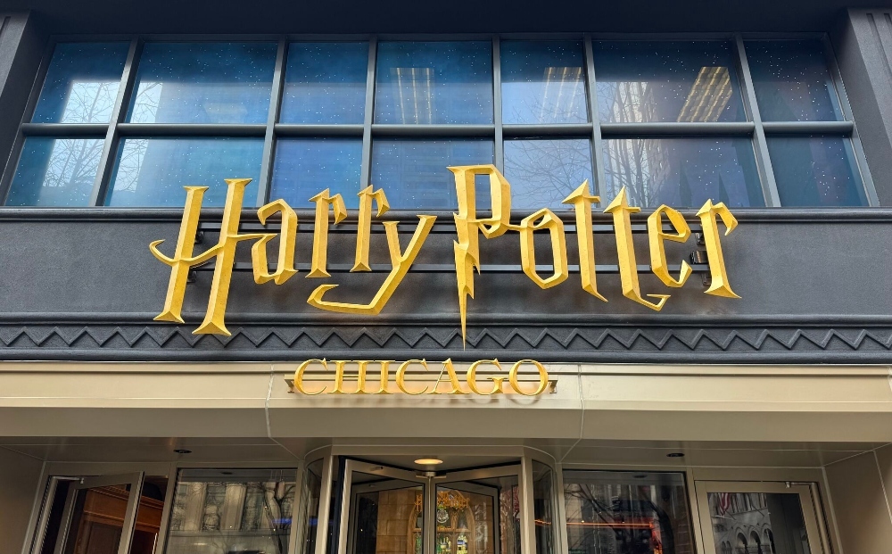 Tour the newest Harry Potter Shop in Chicago with us! bit.ly/42JwRia