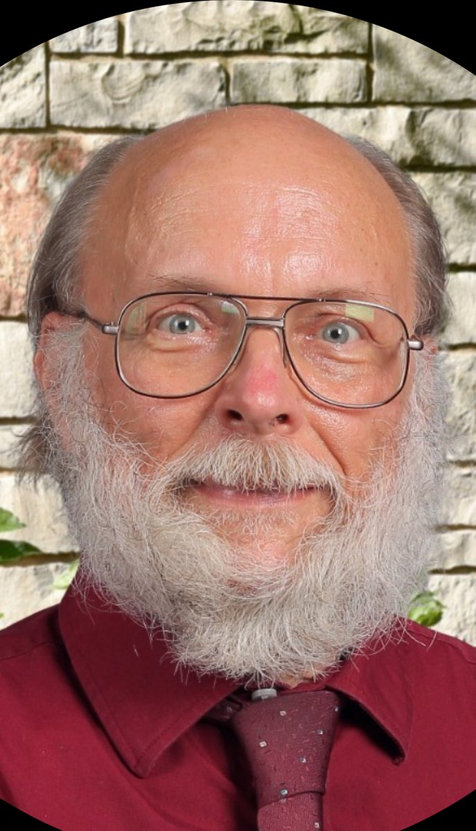 HinsdaleD86's tweet photo. Matt Gawlik, a longtime Technology teacher at @thisishchs and H@hinsdalesouthhs, has been honored with the Teacher Excellence Award by the ITEEA.

This award is given to classroom teachers in the field and reflects Mr. Gawlik's years of dedication, innovation, and impact. https://t.co/PmAxXZPIis