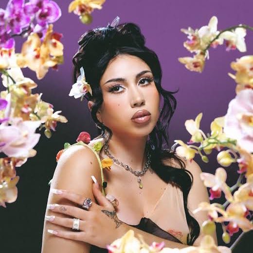 dojanittz's tweet photo. a letícia provando por a+b que realmente é filha da kali uchis https://t.co/XEVl6haJCs