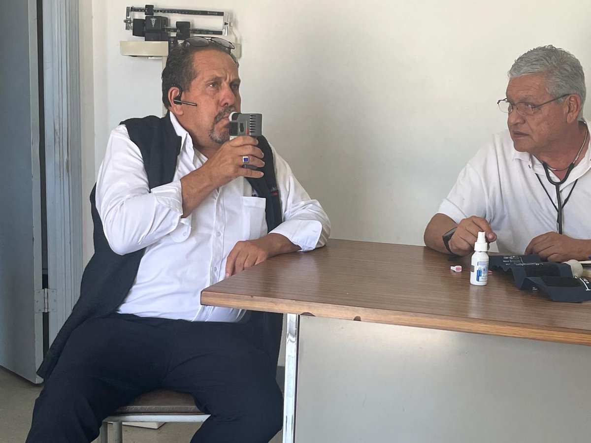 En esta temporada vacacional continuamos trabajando para ti. Realizamos nuestro operativo "30Delta" en la central camionera de #Chihuahua en donde inspectores revisan las unidades que salen y médicos de la Unidad de Medicina Preventiva realizan chequeos a los choferes. #CUU