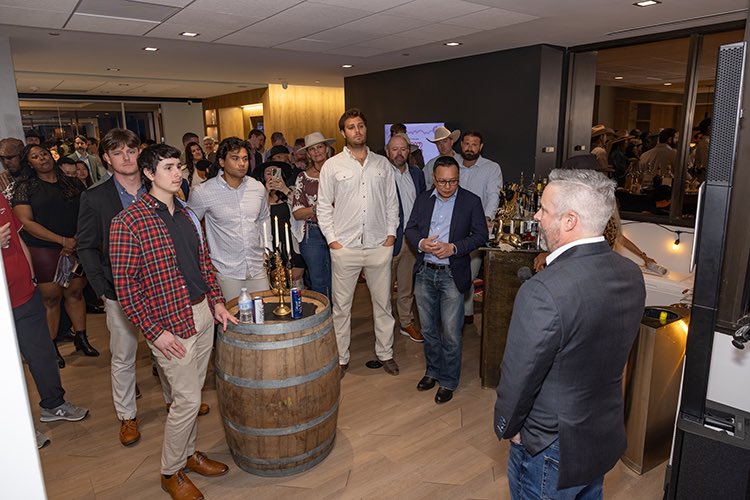 LeeAssociateHOU's tweet image. We recently celebrated 10 years of growth, grit &amp;amp; great people 🥂 Huge thanks to our team, CDM360 for an unforgettable event, and Curt Bennett for the handcrafted keepsakes. Here’s to the next decade! 🎉
#10YearsStrong #CheersTo10 #AgedToPerfection #Teamwork