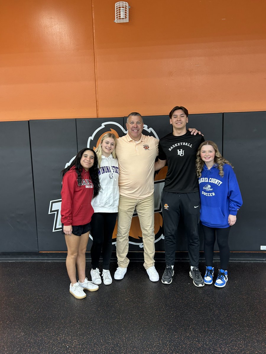 Tom Hart tweet media