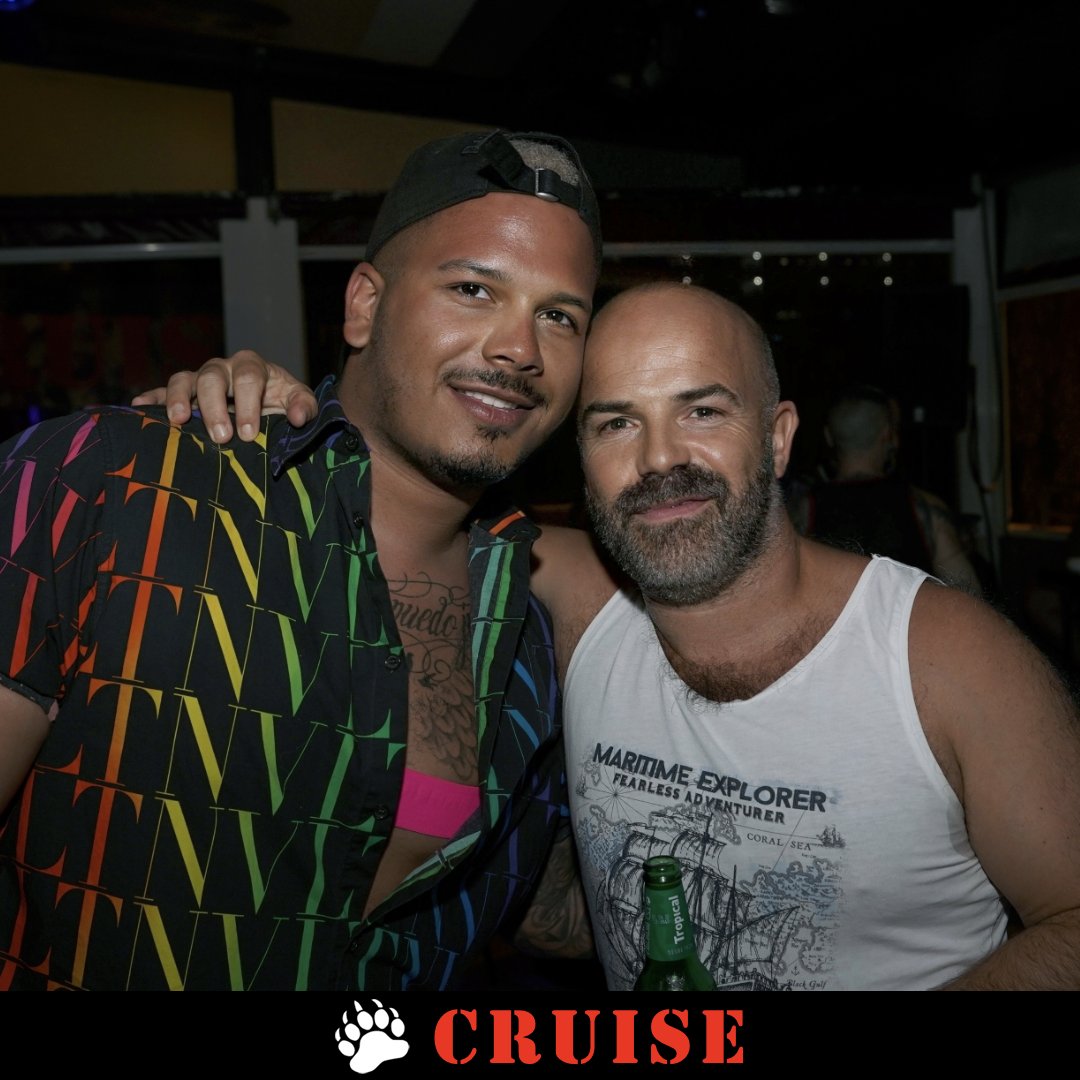 Abrimos todas las noches de 10PM a 4AM.
⠀
2 Heineken por 8€
⠀
#cruisebar #maspalomas #grancanaria #onlymen #leatherclubmen #beardmenstyle #gay #gaybear #gayman #beardlove #beardedstyle