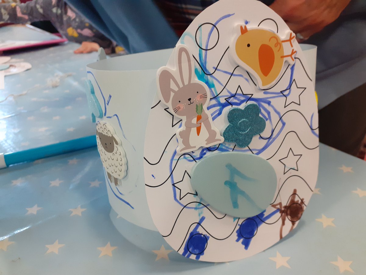 AbertridwrLib's tweet photo. Cael hwyl yn y sesiwn crefft GORAU heddiw!!
Pasg Hapus!
😀🐣🐰🐓🎨💛😀
Having fun in the BEST craft session today!!
Happy Easter!
@CaerphillyLibs 
@CaerphillyCBC https://t.co/7CftvMyP6T