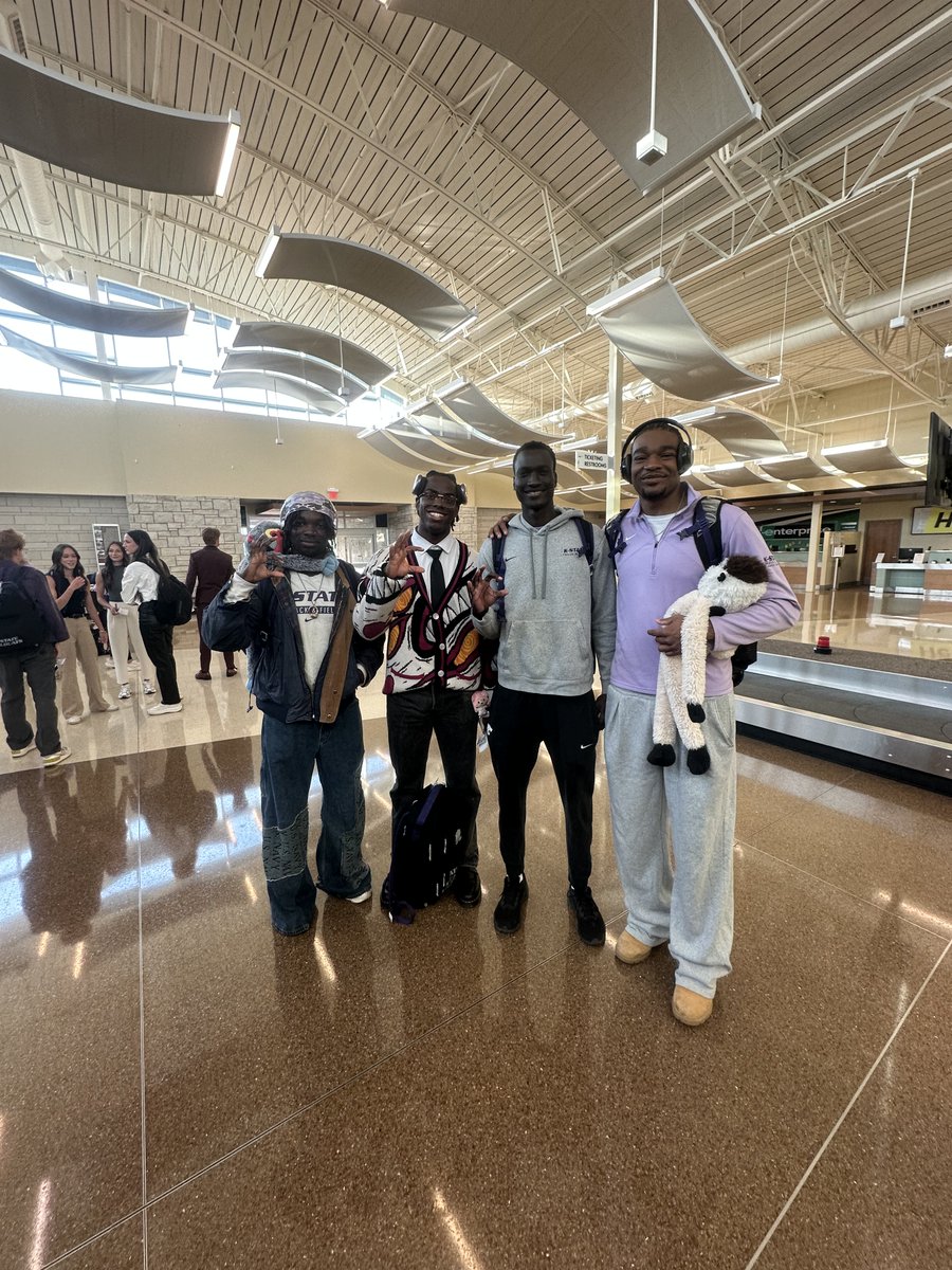 Manhattan,KS Airport tweet media