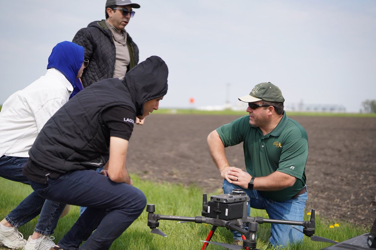 NDSU College of Engineering (@ndsuengineering) on Twitter photo 🌾 Drones in the sky. Smarter crops on the ground.
At <a href="/NDSU/">North Dakota State University</a>, Dr. Paulo Flores is tech to automate breeding, map weeds & create real-time farming tools.
This research is transforming the future of farming across ND and beyond.
🔗ndsu.edu/news/ndsu-assi… 🌾 Drones in the sky. Smarter crops on the ground.
At <a href="/NDSU/">North Dakota State University</a>, Dr. Paulo Flores is tech to automate breeding, map weeds & create real-time farming tools.
This research is transforming the future of farming across ND and beyond.
🔗ndsu.edu/news/ndsu-assi…