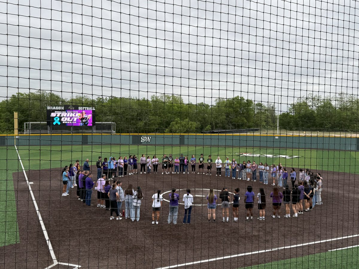 sw_dragon_sball's tweet photo. Thank you to everyone who showed up for Angelina’s prayer circle this morning. Every prayers counts. 💜 

#For11 https://t.co/LvIq2FSOID