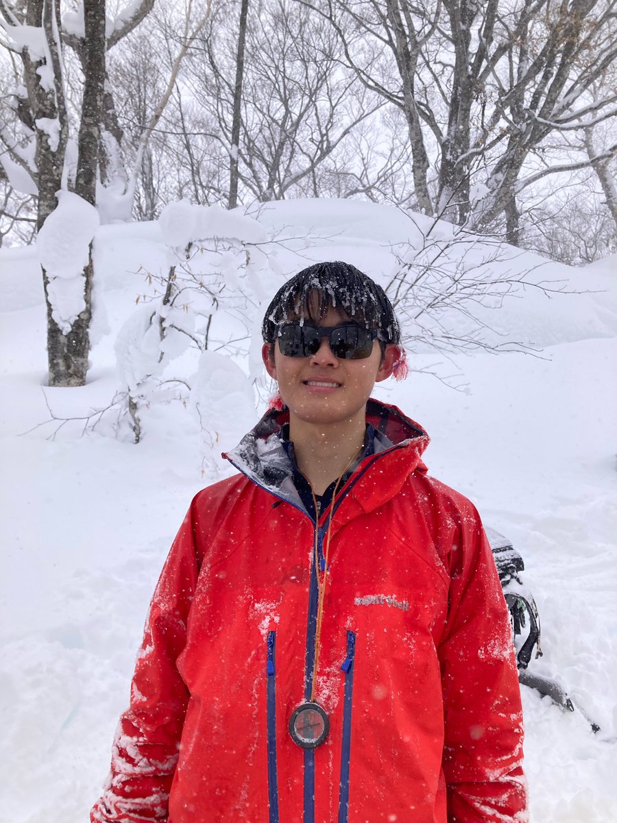 wwv1949's tweet photo. [部員紹介]
水野晴斗
3年
創造理工学部

縁の下の力持ちというか普通に力持ち。仏のように穏やかで、いつも微笑みを浮かべている。愚痴や不満、泣き言を零している姿を見たことがない。 https://t.co/Sx0U4cVQEi