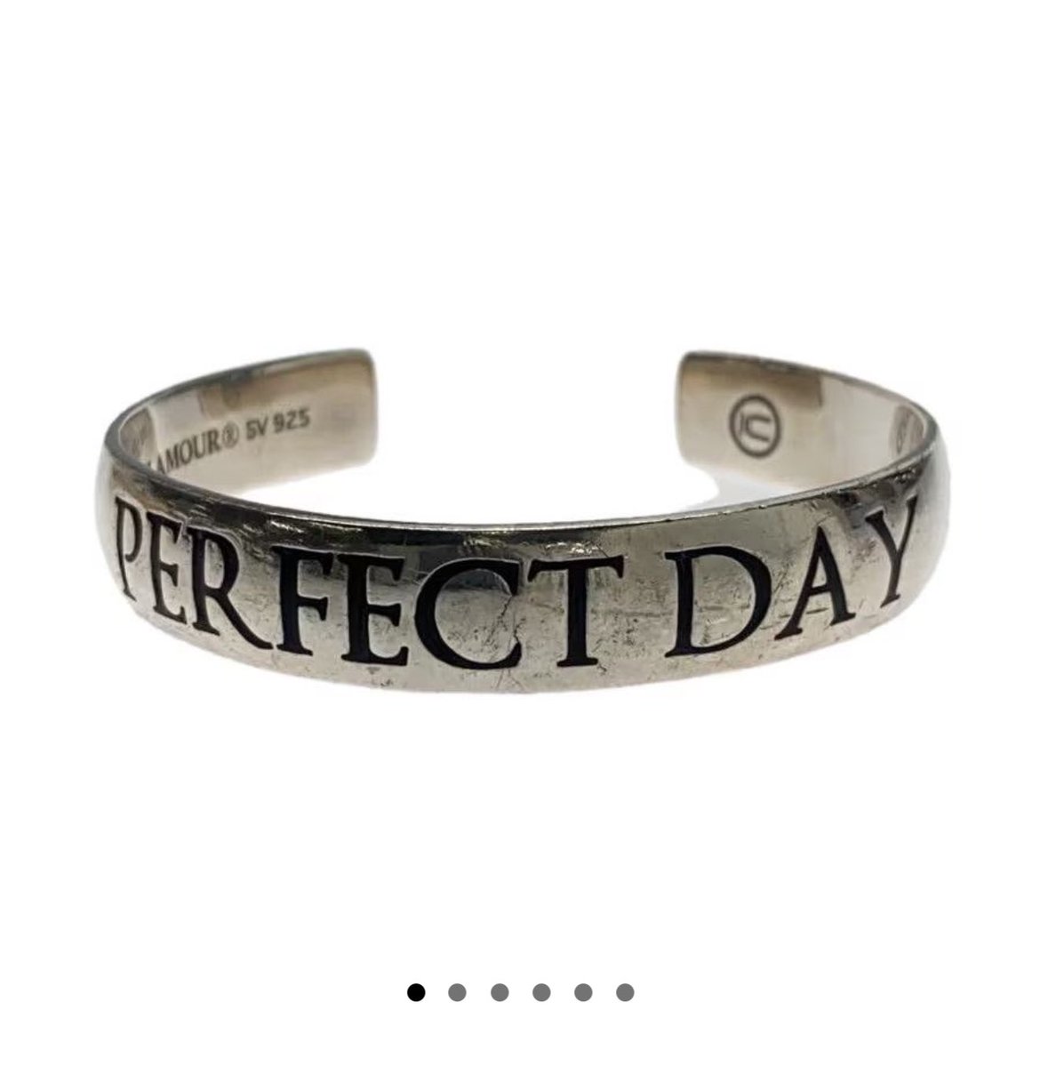 adolph's tweet photo. Assembling my airport outfit https://t.co/PDFIYhhw1y