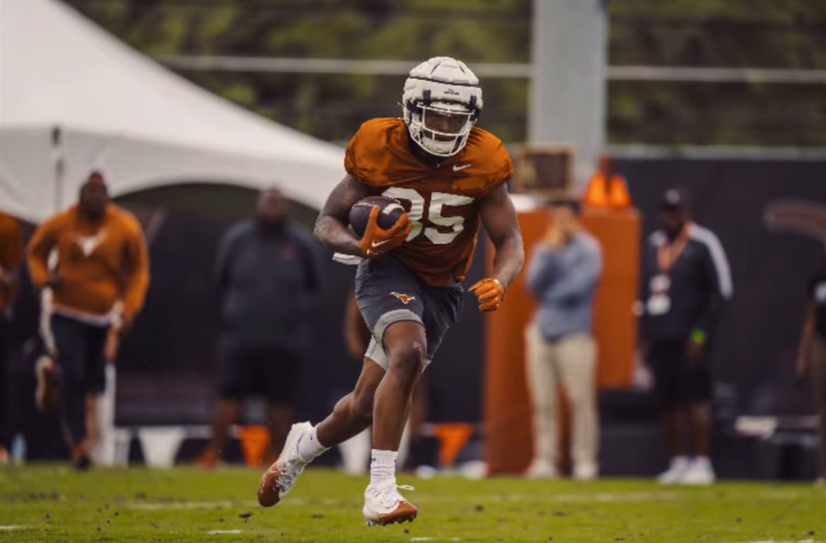 CalhounFutbol's tweet photo. Missing another one of our own, but we’re glad to see him shining and competing daily! #UNITED https://t.co/nEvmYj0KI5