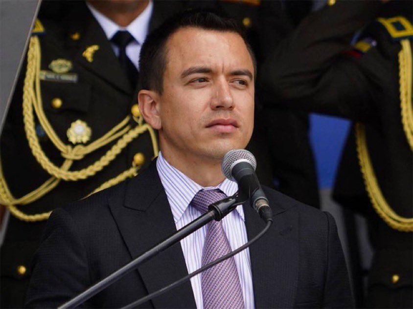 eduardomenoni's tweet photo. 🚨| ÚLTIMA HORA: El presidente de Ecuador 🇪🇨 Daniel Noboa responde a la comunista Presirvierta, Claudia Sheinbaum de México: 

“Yo lo que hice fue agarrar un criminal que volvió un refugio de criminales, su embajada”. ¿Apoyas las palabras de Noboa a la NarcoPresidente? https://t.co/bdKwB64rkK