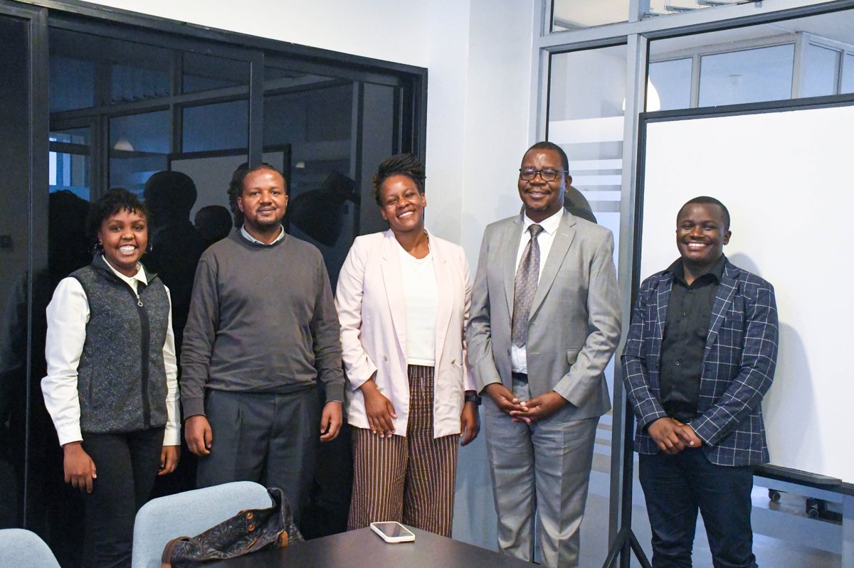 EFAC_news's tweet photo. We recently had the pleasure of hosting our friends from Palmhouse Foundation at our Nairobi Garage office. 💛
It was interesting delving into the similarities of our programs and learning a thing or two from one another.
#EFAC #Wezesha #EducationForAllChildren https://t.co/9DkyrncCew