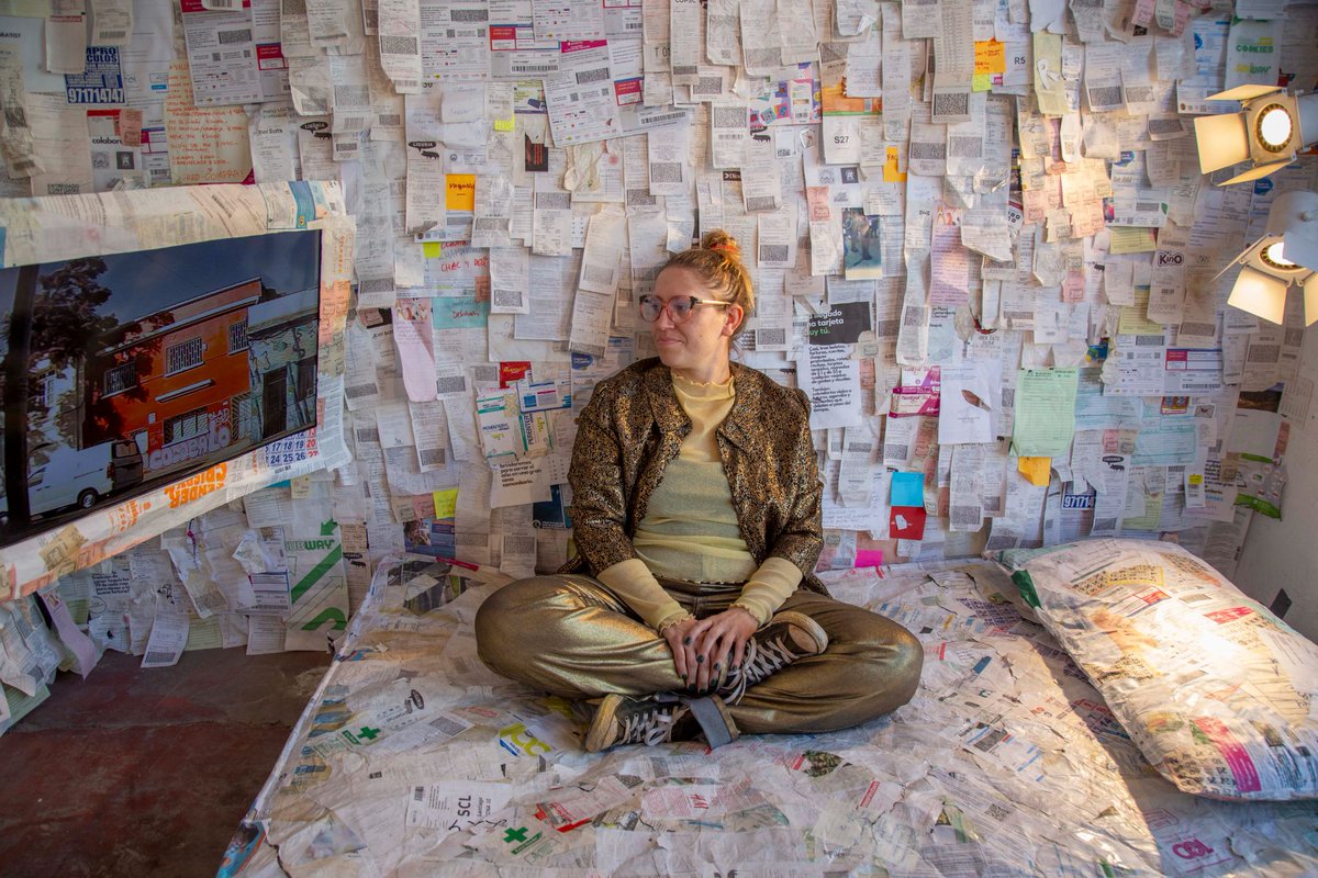 ARTE Costo Hundido, Galería Hifas presenta exposición de Coni Marín Q. que cuestiona el costo de la vida culturizarte.cl/costo-hundido-… @Galeriahifas