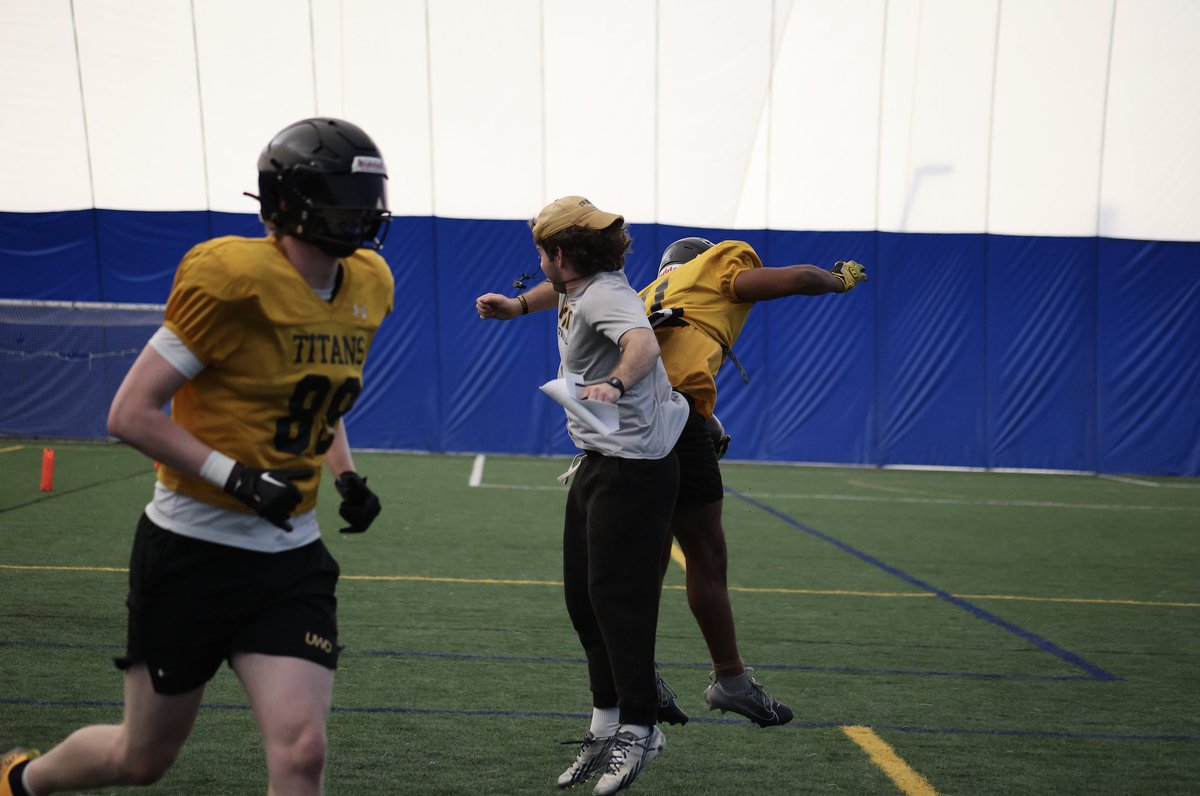 𝗪𝗥 𝗖𝗔𝗠𝗣 𝗧𝗢𝗗𝗔𝗬 𝗮𝘁 𝗧𝗜𝗧𝗔𝗡 𝗦𝗧𝗔𝗗𝗜𝗨𝗠 | 4.17

GRADES: 9 - 12
CHECK-IN: 6:15 PM
TIME: 6:30 PM - 8:00 PM

bit.ly/RideoutCamps | 12