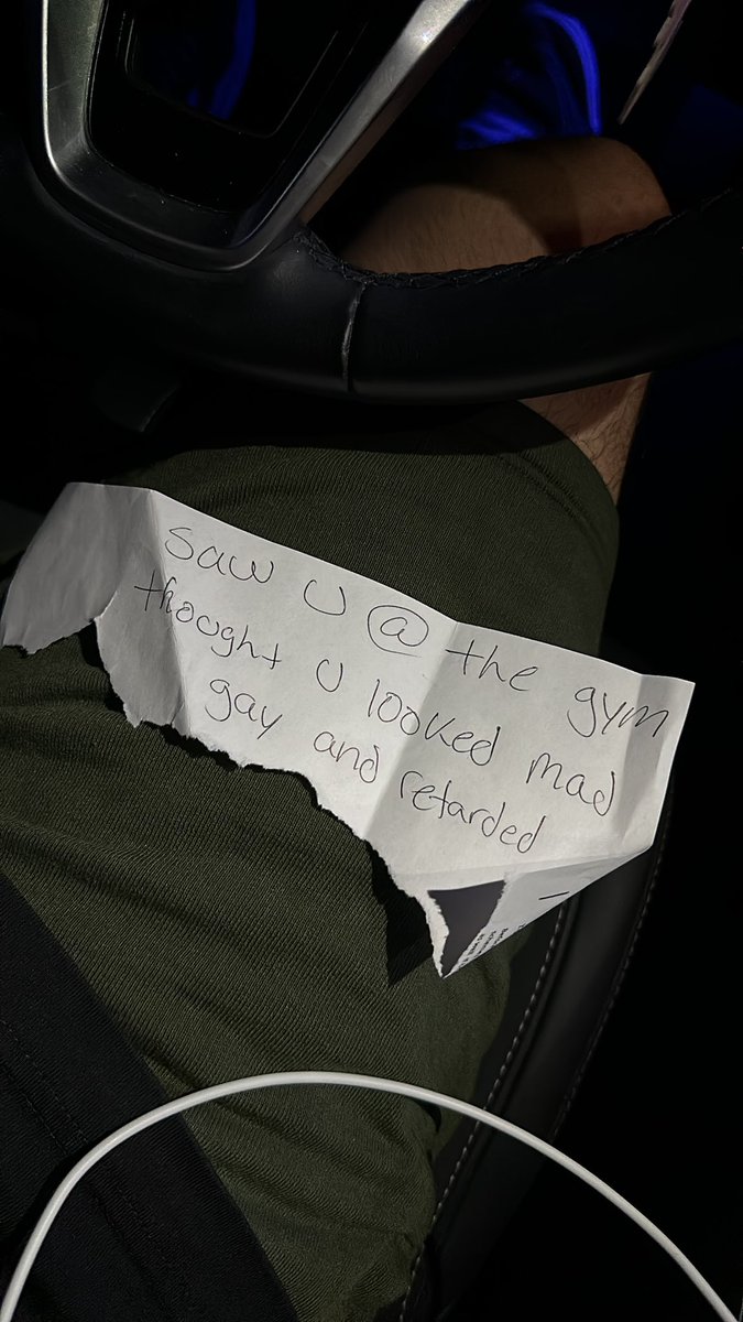 KillaMinga's tweet photo. WHO THE F*CK LEFT THIS ON MY WINDSHIELD THOUGHT I GOT A TICKET https://t.co/RHnkS4PBuk